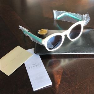 Stella McCartney two-tone Falabella sunglasses.